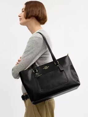 🔥COACH Tote In Black Leather W/Hangtag, Gold Hardware, Front Pocket, New W/tags